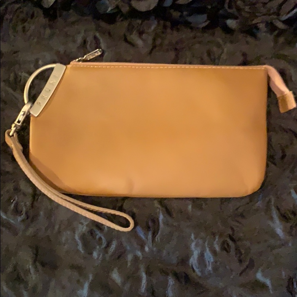 PRUNE LEATHER WRISTLET